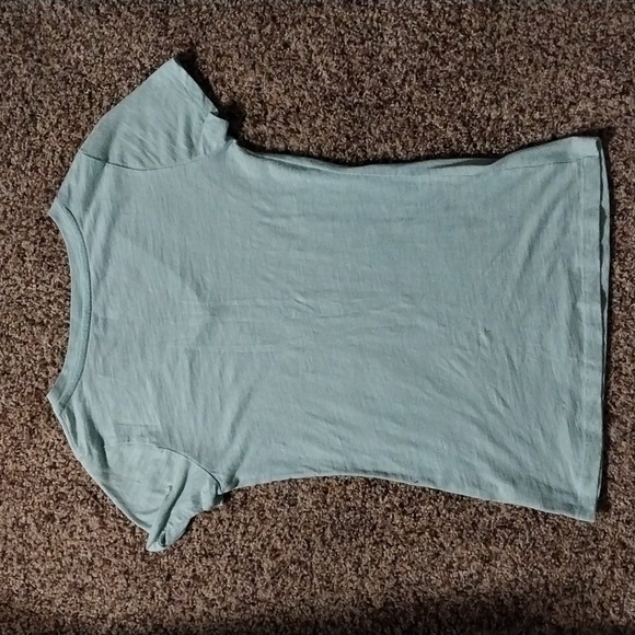 Small MOSSIMO Vneck - Picture 3 of 3